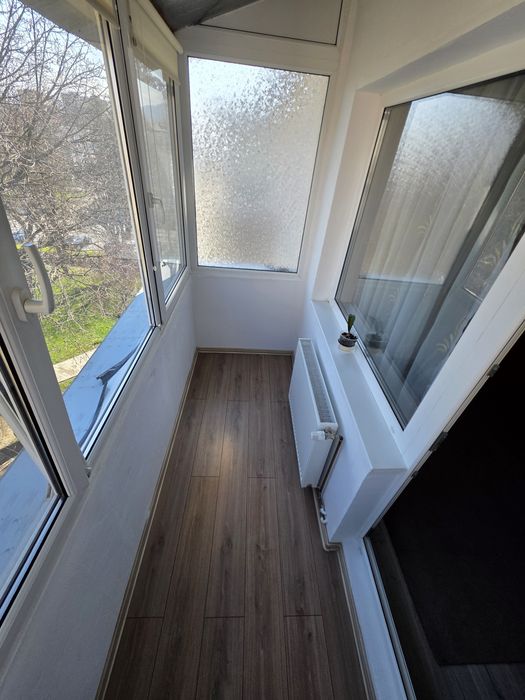 Vand garsoniera decomandata langa piata astra