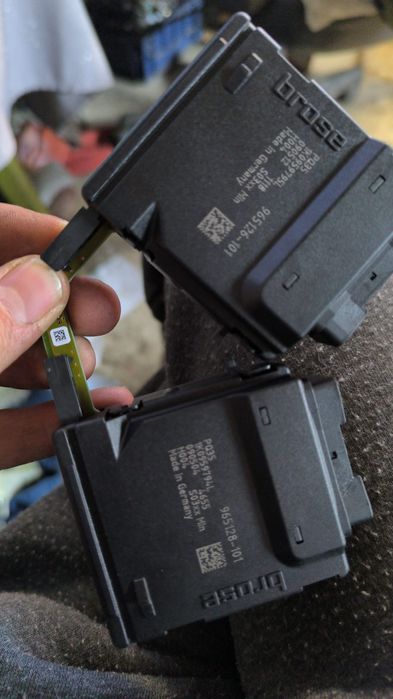 Dezmembrez opel zafira b 1.9