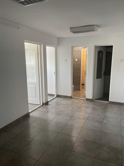 INCHIRIERE - Cladire de birouri (optional si depozite)