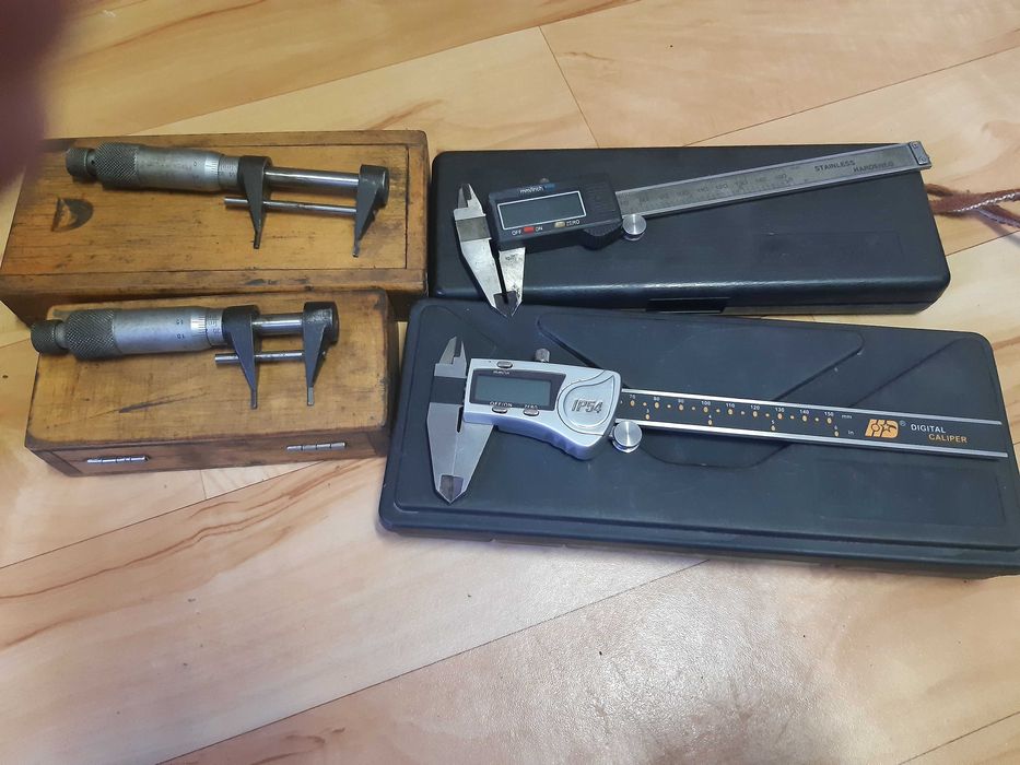 Продаются токарные инструменты.