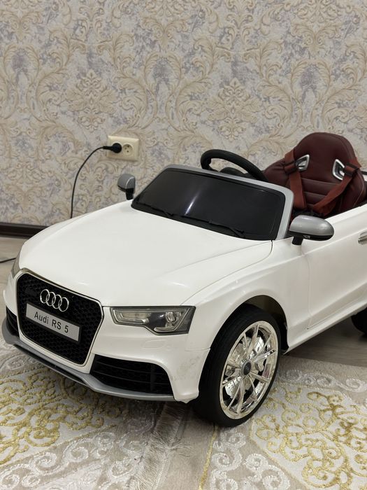 Машина детская кабриолет