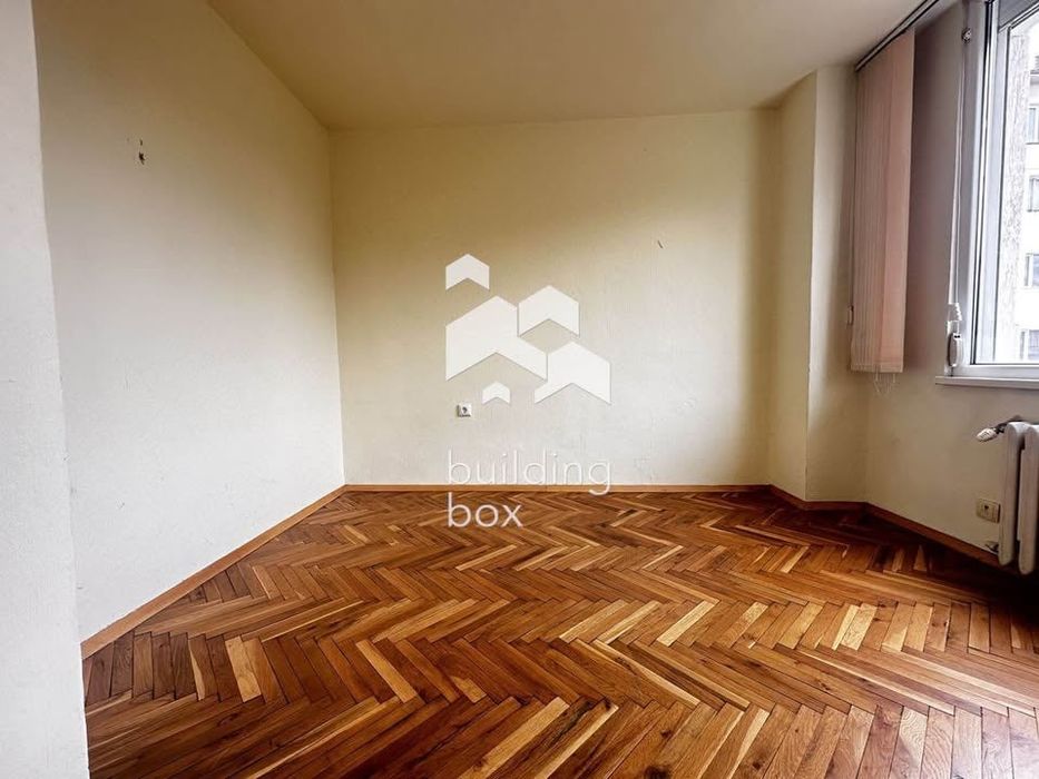Продава се Тристаен апартамент в София, Център - 90 кв.м за 2040 €/кв.м - Снимка #4