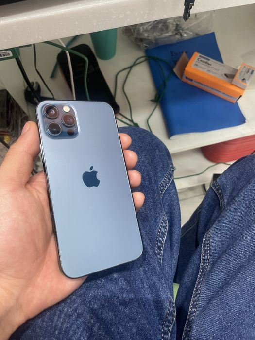 Продам айфон 12про