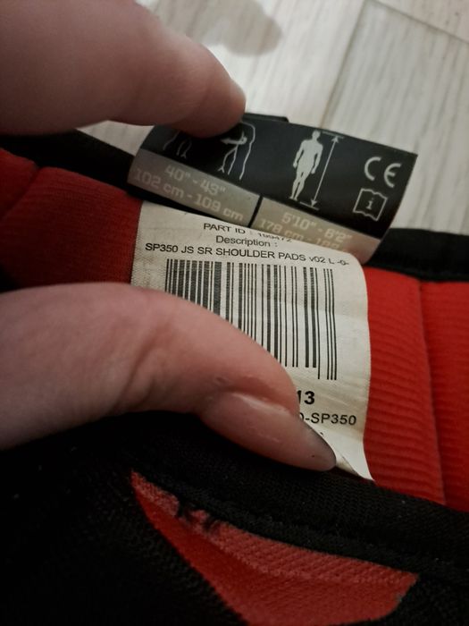 Продам хоккейную форму CCM