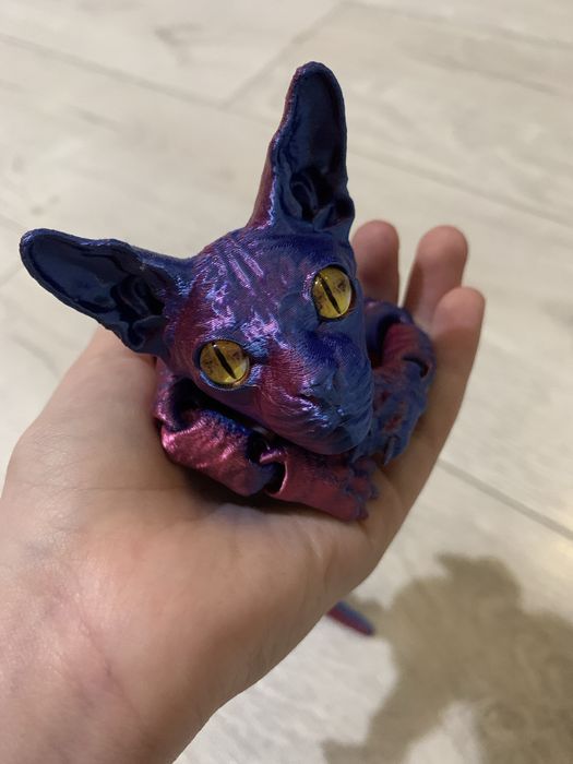 3D котик с переливающем цвете