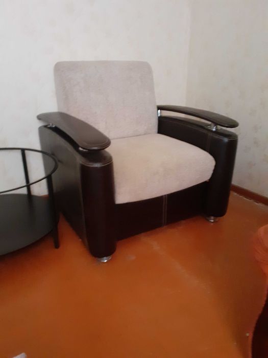 продам кресла с ящиком 2шт.