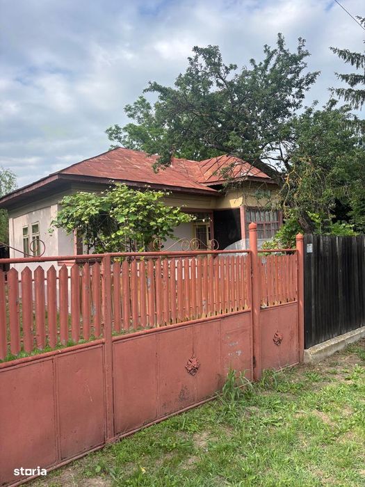 Casa De Vanzare+Anexe, Teren=2775 Mp