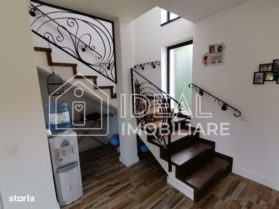 Casa moderna cu 4 camere, La  CHEIE in Poplaca