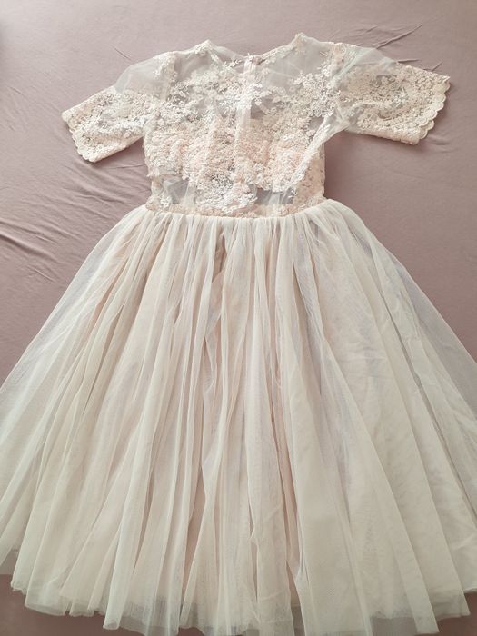 Rochie dantelă brodată cu tulle roz pal