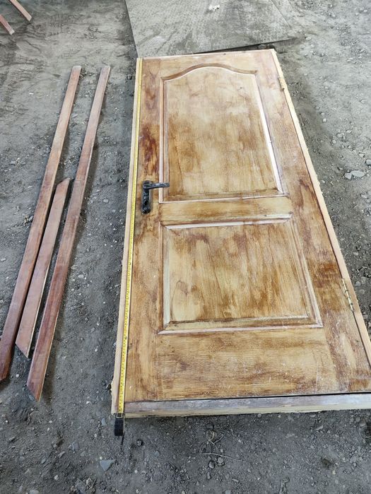 Продам двери деревянные бу