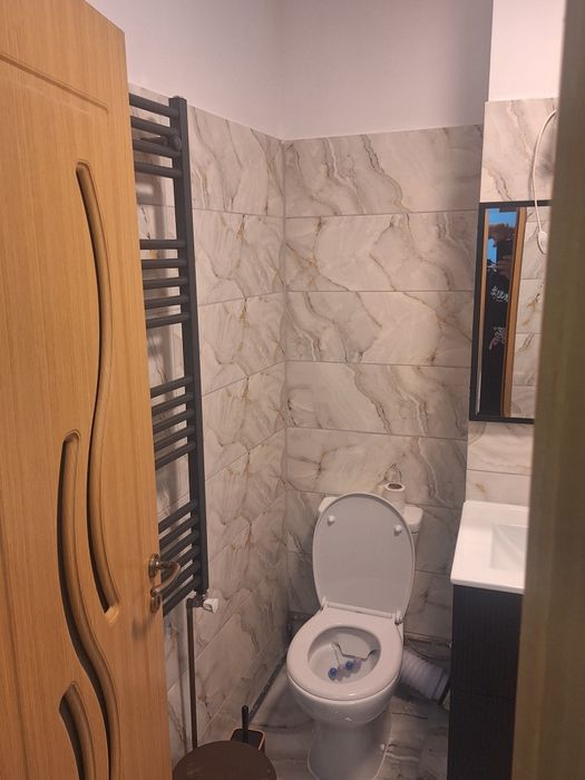 Închiriez apartament cu doua camere decomandat