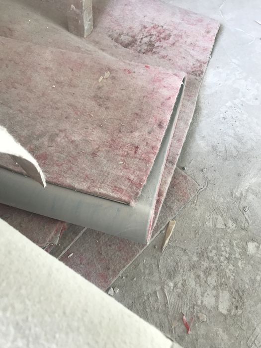 Срочно родам утепленный б/у ленолеум в хорошем состоянии.договорная