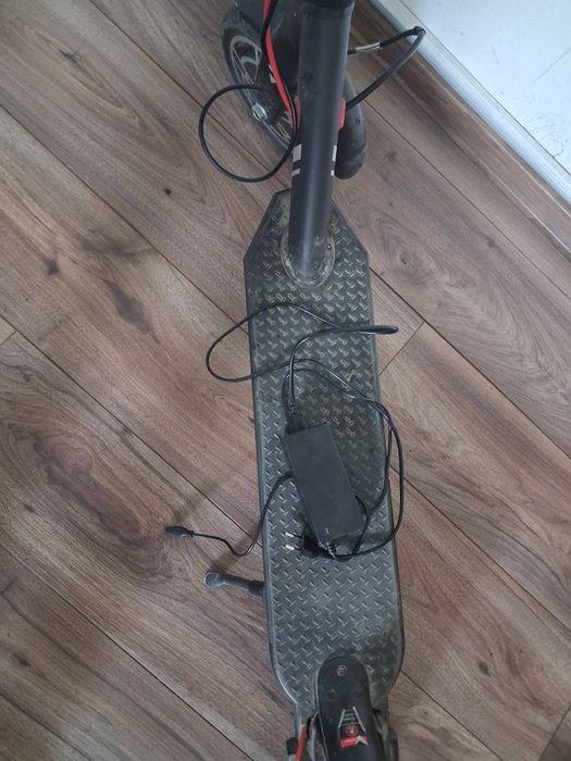 Vând trotinetă electrică