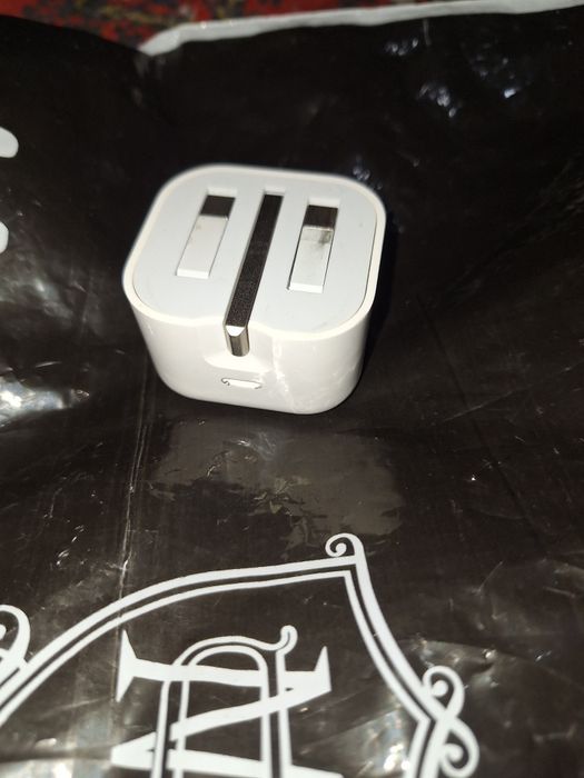 Iphone orginal zaryadchik