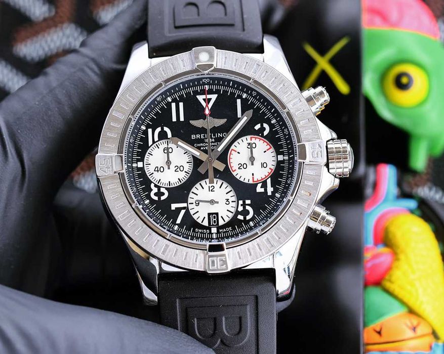 Breitling Avenger Blackbird Chronograph – кварцов, 43 мм