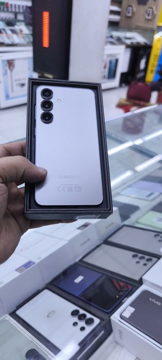 samsung S 25 12/256 silver