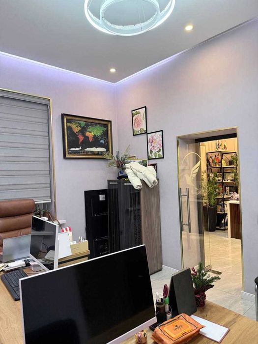 Продается коммерческое помещение на ул Навои, первая линия!