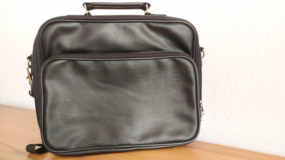 Чанта за лаптоп от еко кожа