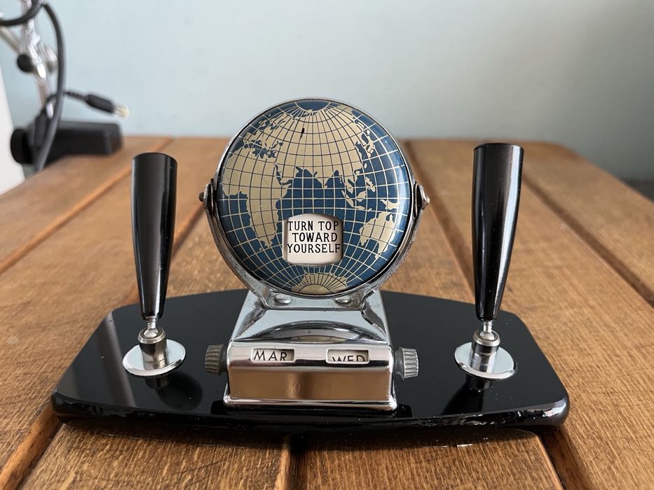 Винтидж  вечен преобръщащ се календар от 60-те