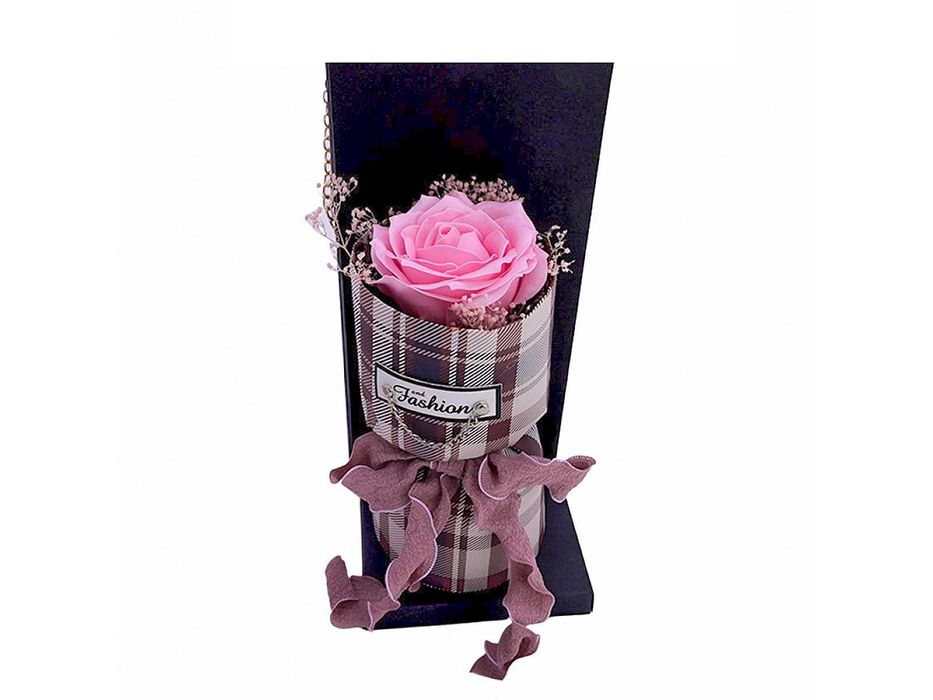 Букет в прозрачна кутия със сапунена роза 21см x10см
