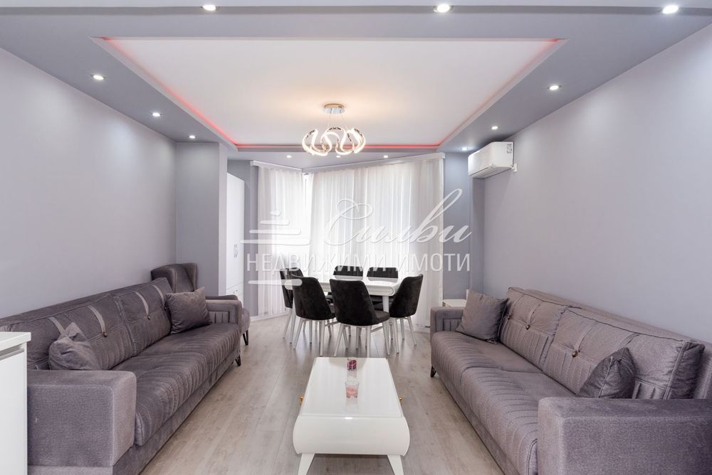 Продава се Двустаен апартамент в Шумен, Добруджански - 62 кв.м за 2081 €/кв.м - Снимка #1