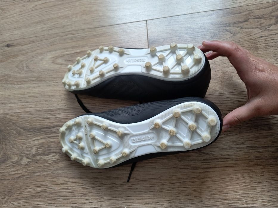 Încălțăminte fotbal