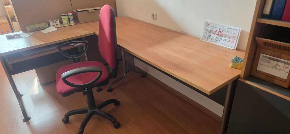 Промишлени шевни машини , гладачни маси и битово оборудване