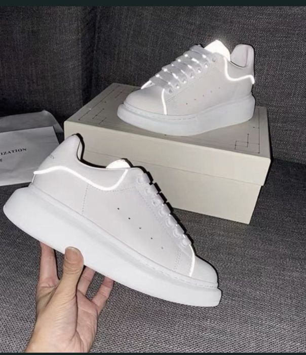 Adidasi // Alexander Mcqueen \\ Calitate Premium / Full box