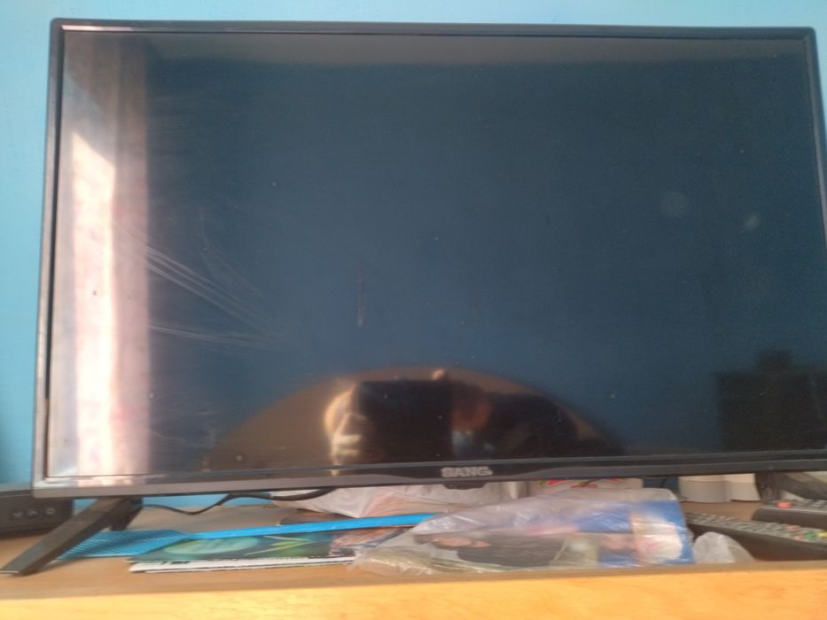 Телевизори 32 инча