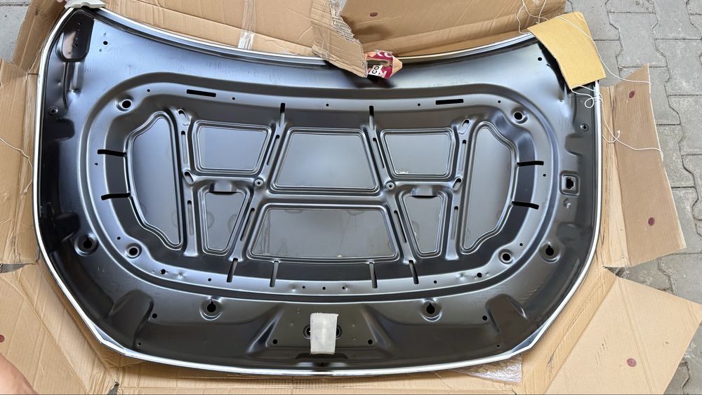 Капот на Kia Ceed