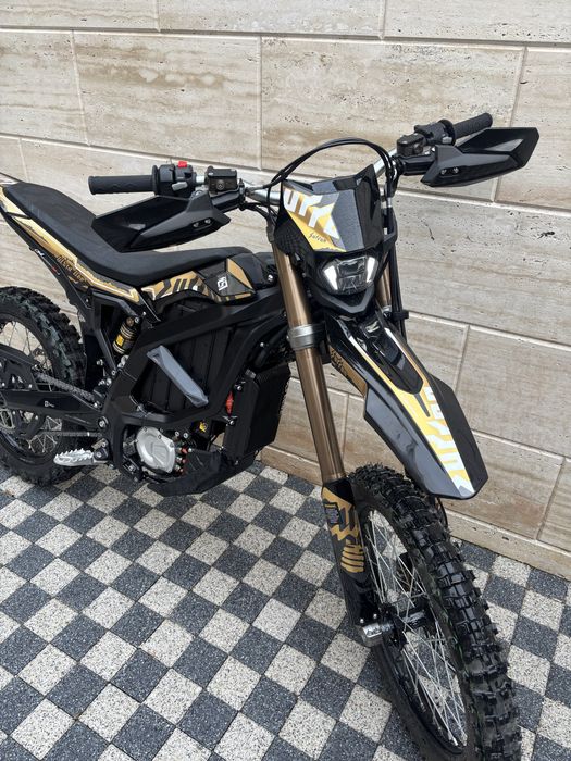 Surron ultra bee 2025                 https://vm.tiktok.com/ZNRkWp4hk/