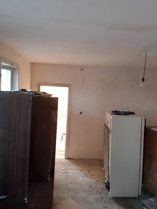 Продава се къща близо до центъра