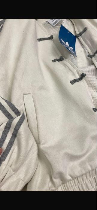 Продам спортивный костюм