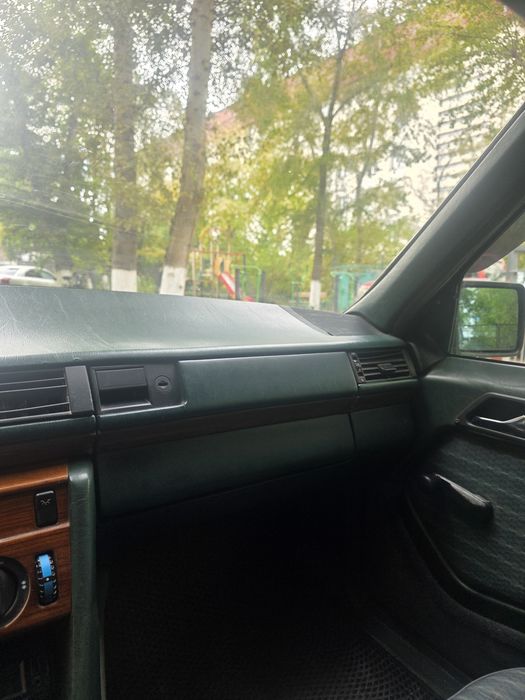 Mercedes Benz e200 w124
