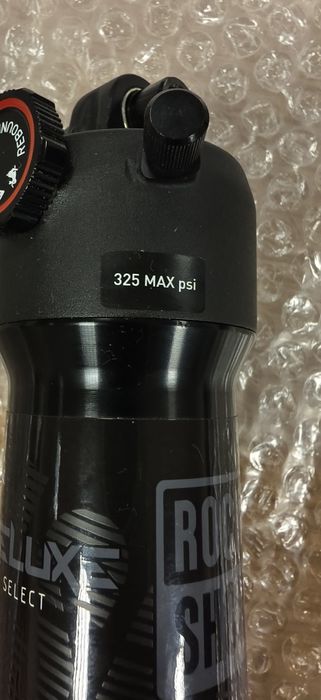 НОВ Заден амортисьор/Шок Rock Shox Deluxe Select 210x50mm