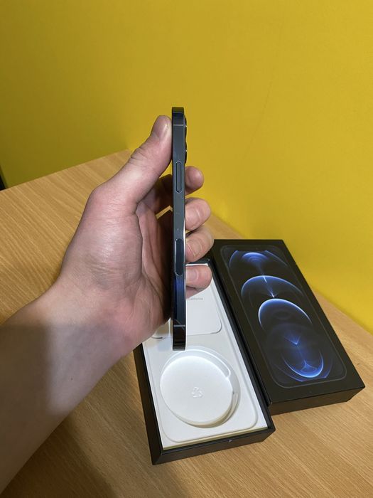 Продам iPhone 12pro 256GB