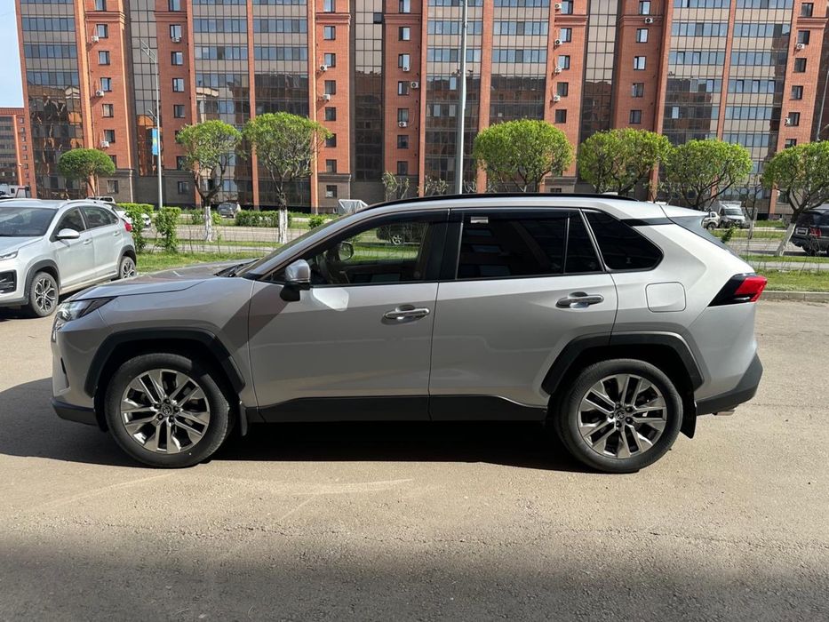 Продам Toyota Rav4
