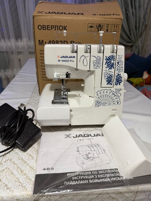 Швейная машинка и оверлог