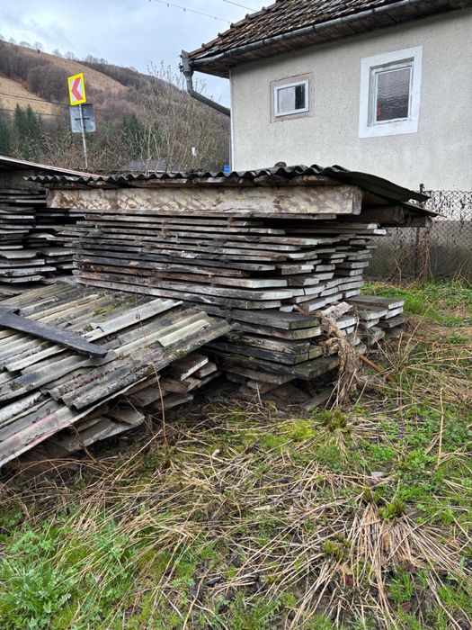 Foștă de 5 cm si scandura de 3cm. Cantitate aproximatix 15 mc.