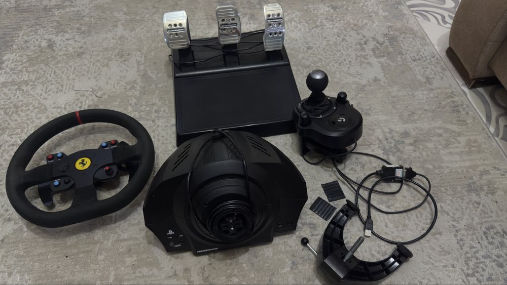 Игровой руль для ПК thrustmaster t300