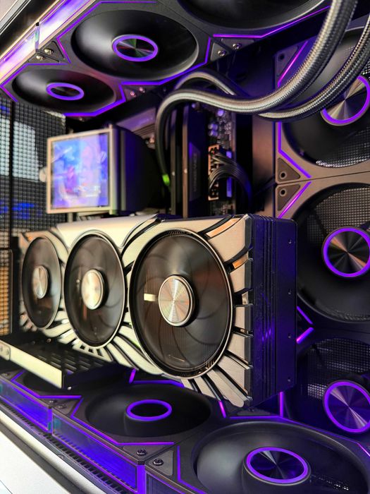 PC Ryzen 9 9950X3D /RTX 5080/32GB, SSD 2TB/ RATE-Garantie 3 ani, TVA!