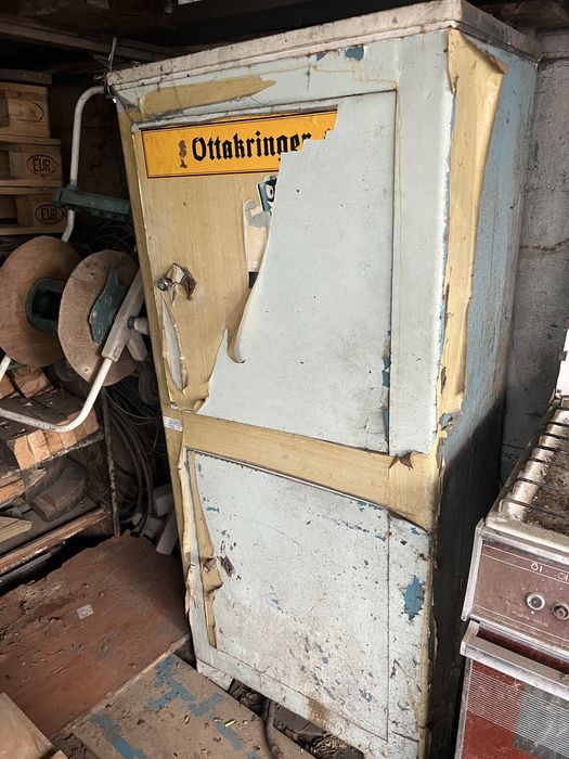 Сейф металический