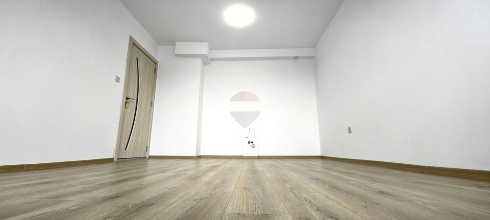 Продава се Двустаен апартамент в Варна, Младост 1 - 41 кв.м за 1430 €/кв.м - Снимка #2