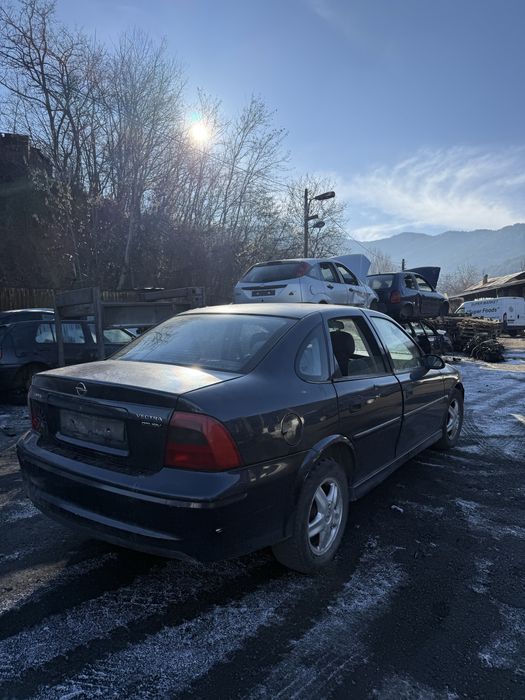 Опел Вектра Б 2.0dti 101кс НА ЧАСТИ