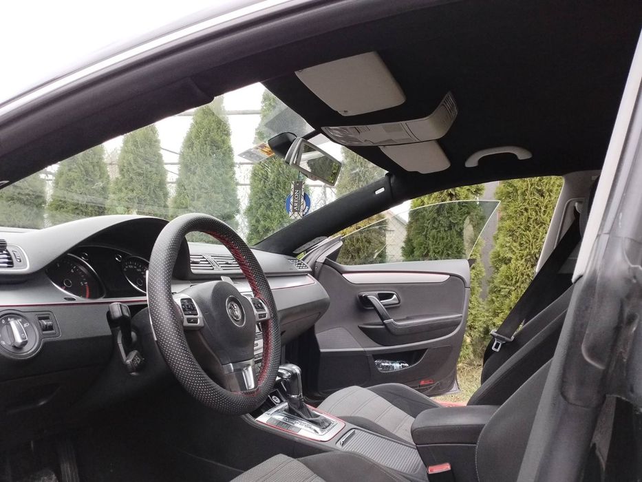 Претапицирани на автомобилни тавани