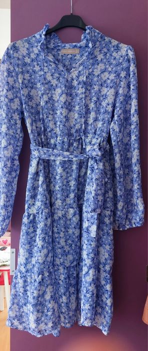 Дамска синя ролкя на бели цветчета,размер М