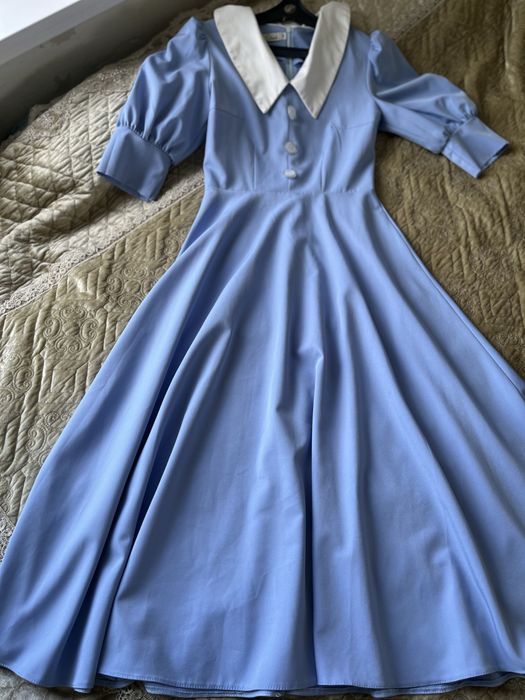 Продаю платья красивые