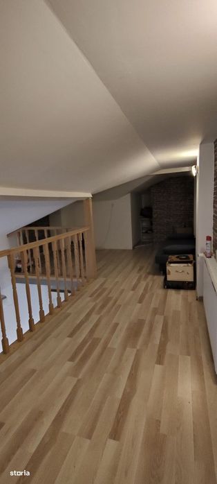 Casă cu 3 dormitoare, 3 bai de închiriat