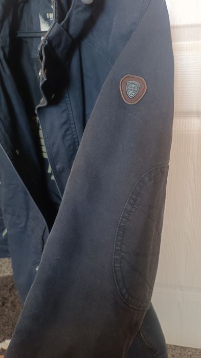 Продам куртку  черного цвета