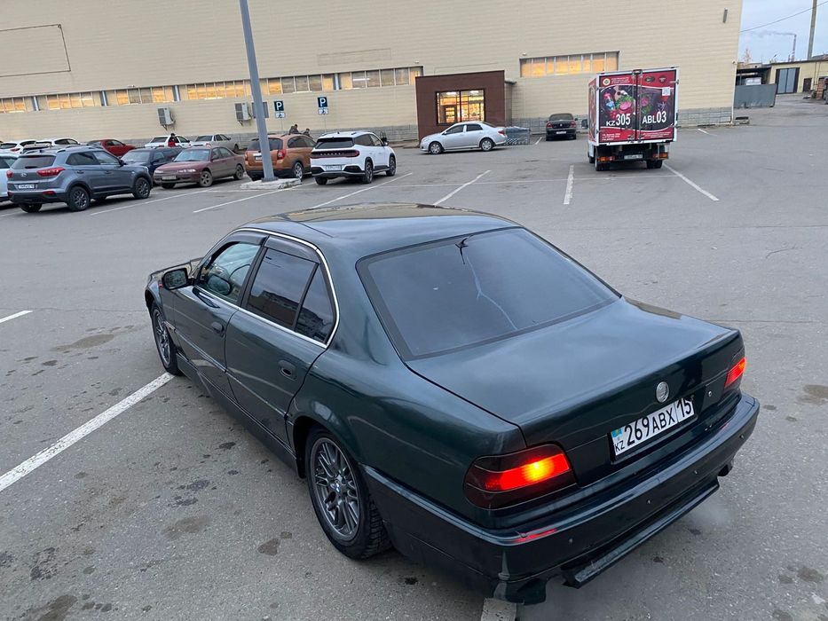 Продаеться БМВ е 38 об 4 литра